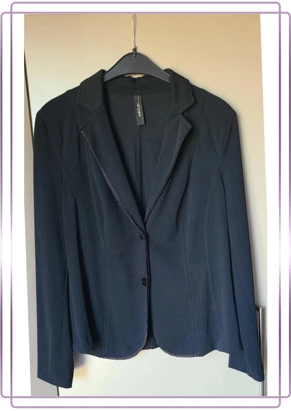 Joli Cardigan Marccain taille N4 / 42, sportif et habillé